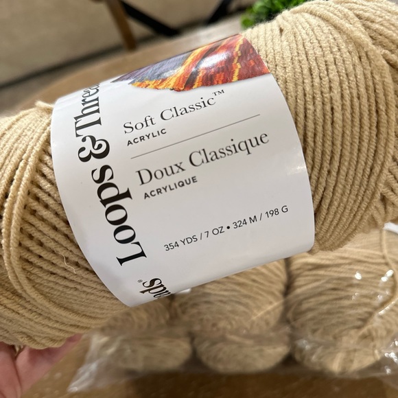 7 bundles of acrylic yarn (taupe) - Picture 2 of 3